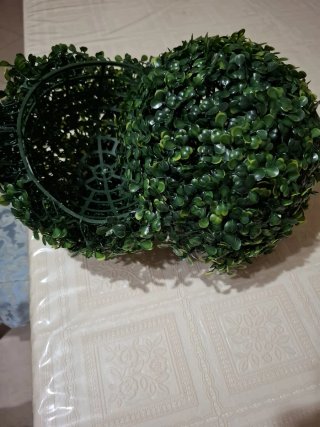 Sfera di bosso artificiale. 2 pezzi diametro 30cm.