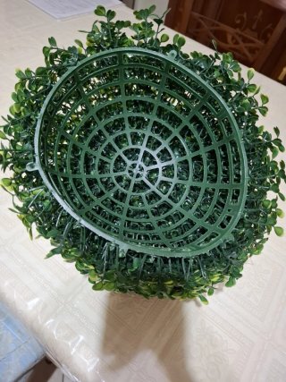 Sfera di bosso artificiale. 2 pezzi diametro 30cm.