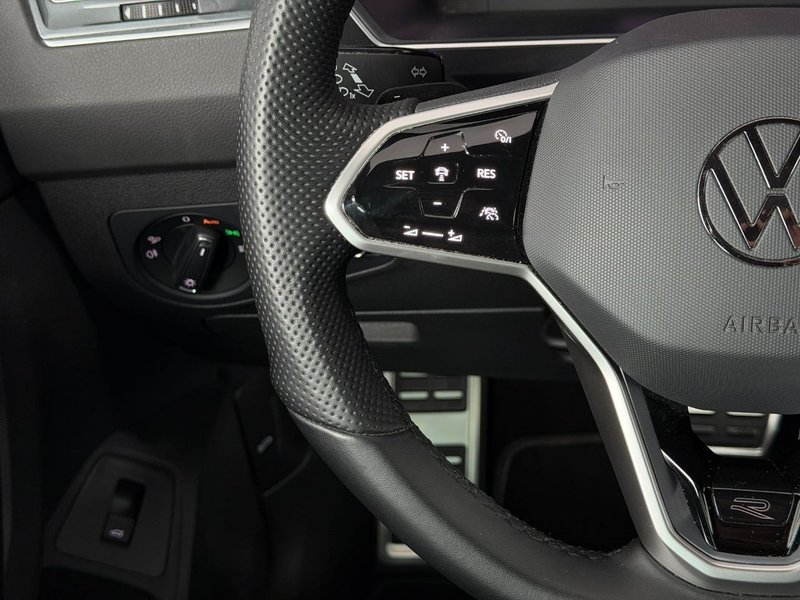Volkswagen Tiguan R-Line 1.5 TSI DSG 2023, foto 32
