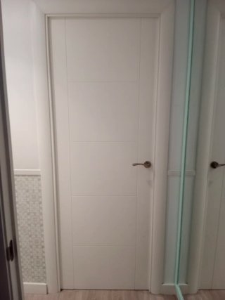 Puertas de paso lacadas en blanco