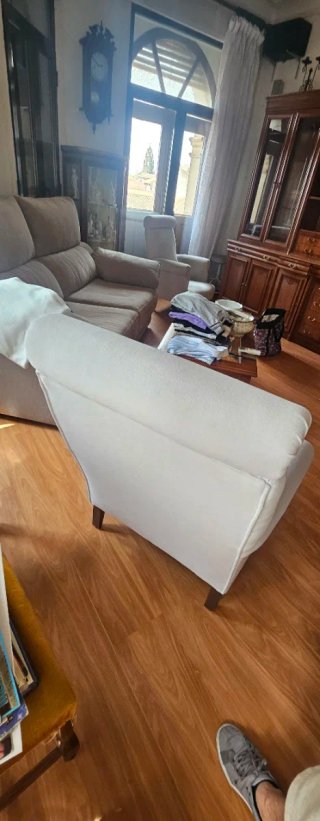 Butaca de tela beige