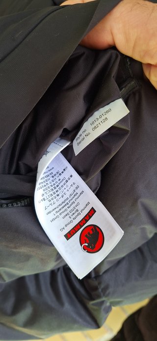 Chaqueta de Plumas Mammut Negra
