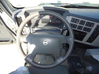 Volvo FL 240-CAMIONES GRUAS