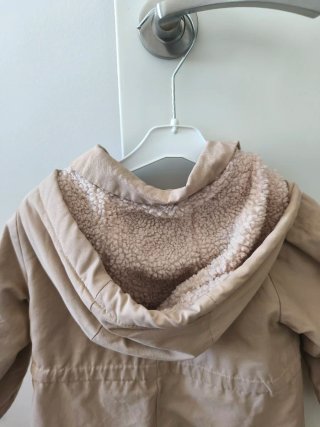 Gabardina beige talla 2/3 años ZARA
