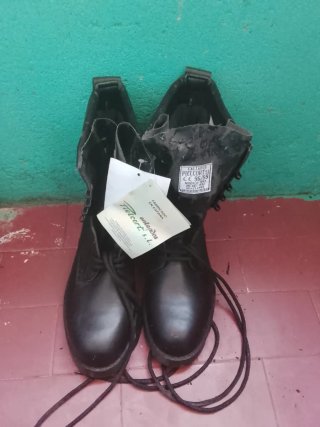 Botas de cuero negras