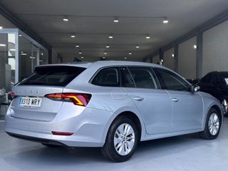 SKODA Octavia Combi 2.0 TDI 85kW 115CV Selection