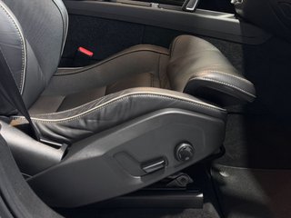 VOLVO XC60 2.0 T6 AWD Recharge Plus Dark Auto