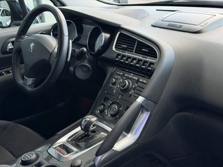 PEUGEOT 3008 HYbrid4 Limited Edition
