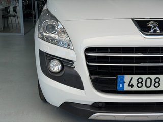 PEUGEOT 3008 HYbrid4 Limited Edition