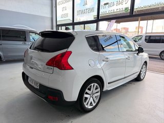 PEUGEOT 3008 HYbrid4 Limited Edition