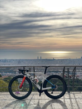 Bicicleta de carretera CUBE