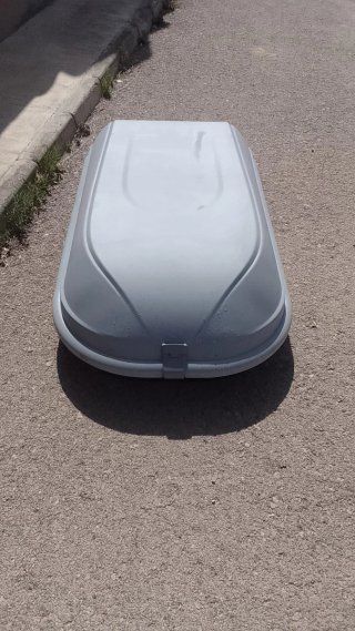 Cofre de coche gris