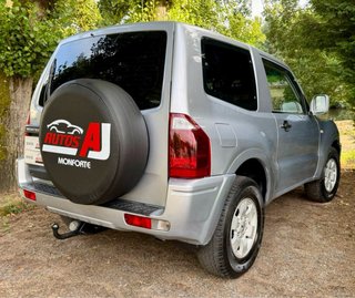 Mitsubishi Montero 2004