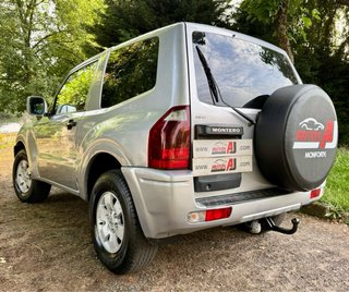 Mitsubishi Montero 2004