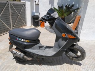 Peugeot Zenitt Scooter Negra
