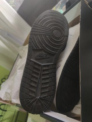 Air Jordan 1 Mid Blancas y Negras