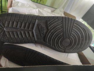 Air Jordan 1 Mid Blancas y Negras