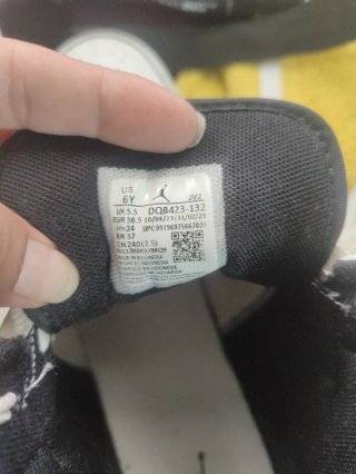 Air Jordan 1 Mid Blancas y Negras
