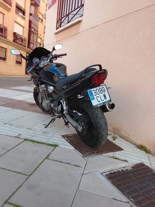 Suzuki Bandit GSF 600 S Negra