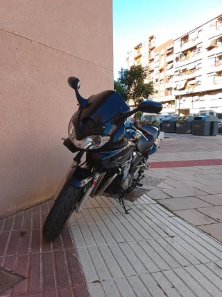 Suzuki Bandit GSF 600 S Negra