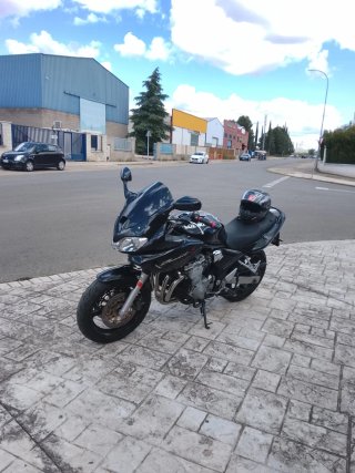 Suzuki Bandit GSF 600 S Negra