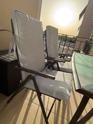 Mesa cristal y 4 sillas exterior