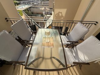 Mesa cristal y 4 sillas exterior