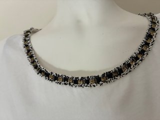 Camiseta Algodón Detalles Negros