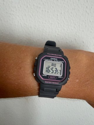 Reloj Casio LA-20WH Gris y Rosa