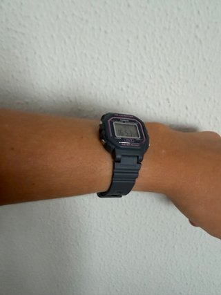 Reloj Casio LA-20WH Gris y Rosa