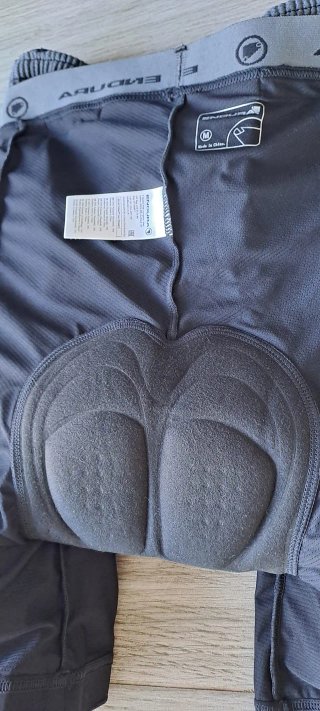 Pantalón Corto Endura MTB con Culote