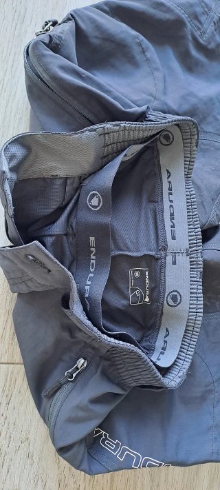 Pantalón Corto Endura MTB con Culote