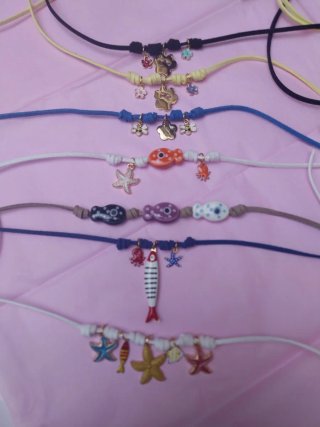 Choker bianco con ciondoli mare