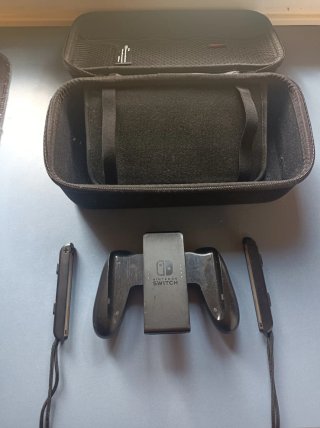 Nintendo Switch Oled con M.4.G.l.4.