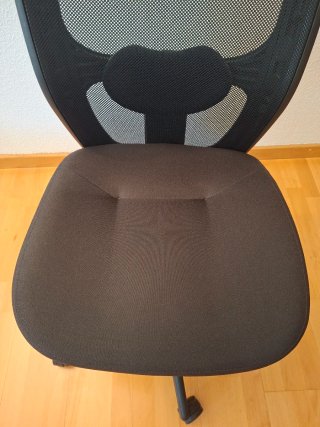 Silla de oficina ergonómica negra