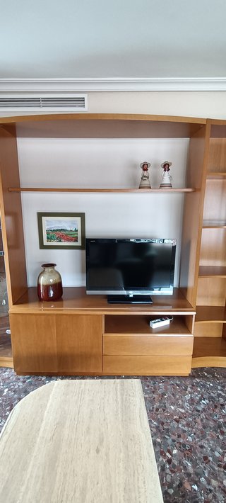 Mueble modular salón madera y cristal