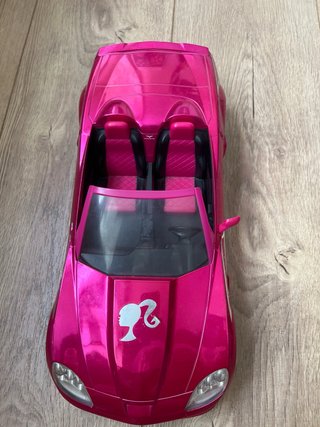 Coche deportivo Barbie rosa brillante