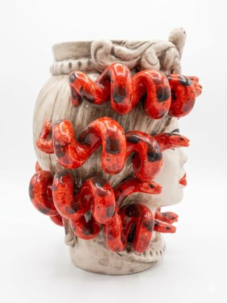 Testa di Medusa in ceramica rossa e bianca