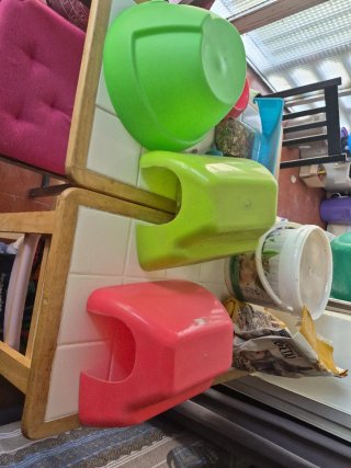 Accesorios cobaya: 3 casitas, 1 comedero
