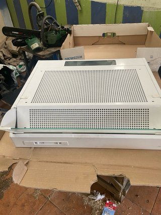Campana extractora de cocina blanca