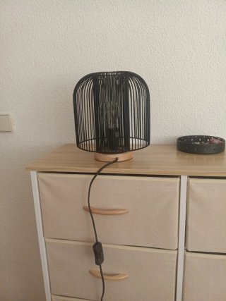 Lámpara de mesa jaula metal y madera