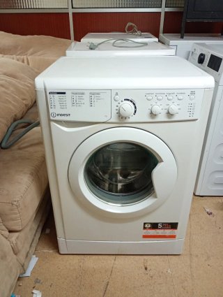 Lavadora Indesit 6kg 1000 RPM