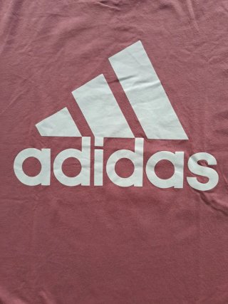 Camiseta Adidas con Logo grande en color  Blanco
