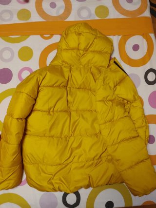 Abrigo niño amarillo talla 8-10 años