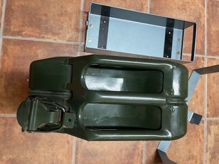 Bidón Jerry Can 20L con soporte