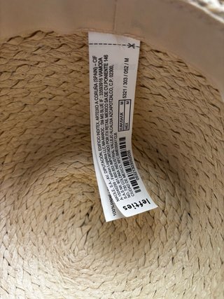 Sombrero de paja con cinta negra