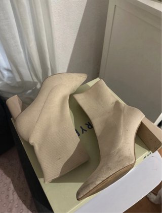 Botines Zara Beige Punta Fina