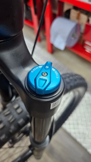 Mondraker Crafty Carbon R 2025