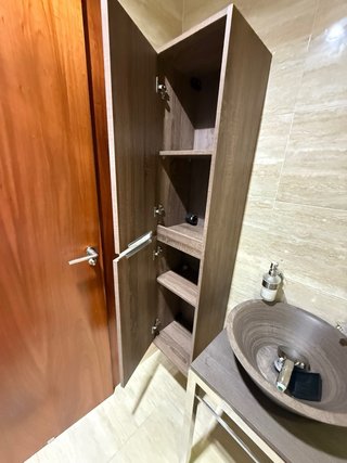 Mueble de baño madera y metal
