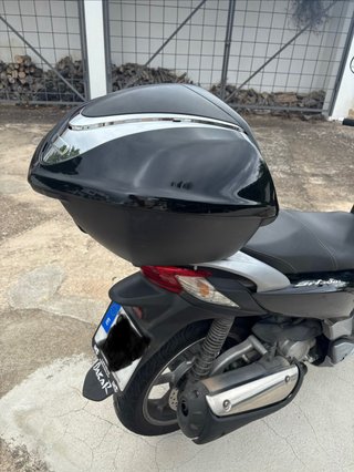 Honda SH 300i Negra y Plata